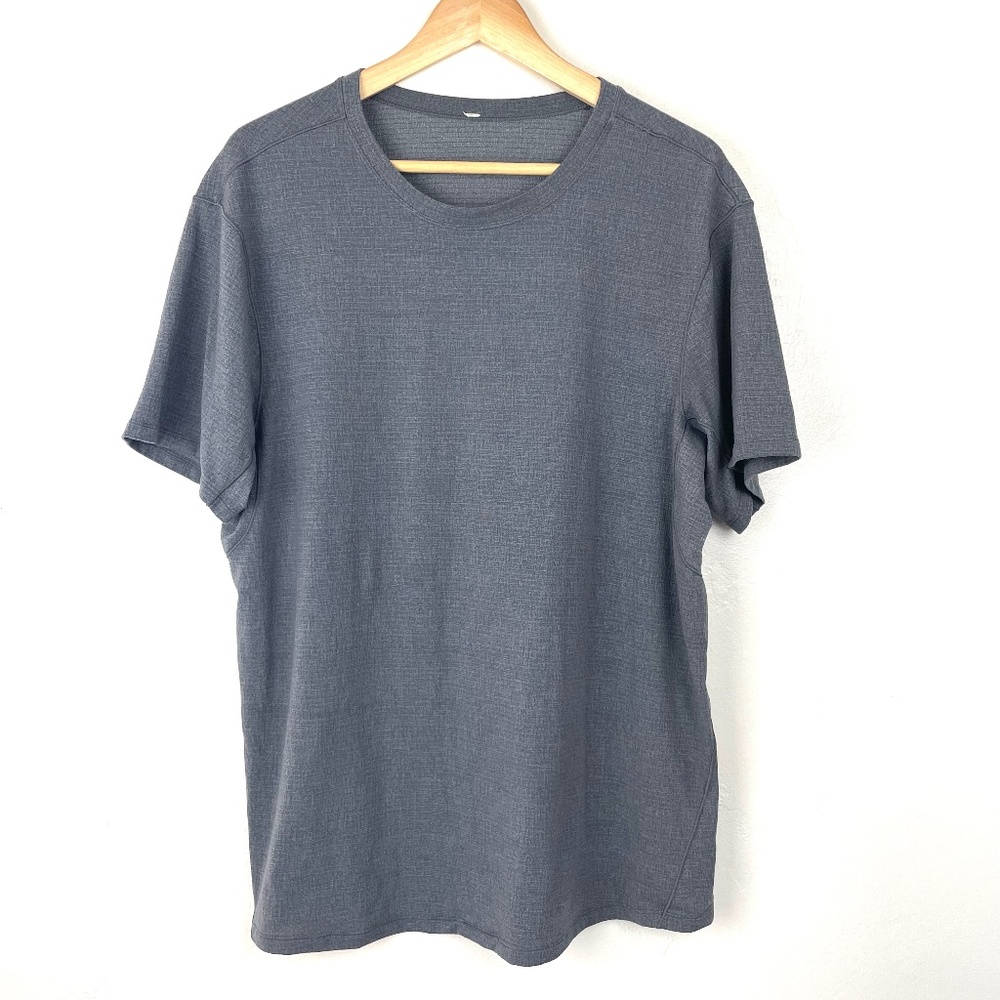 Lululemon Men's Gray Pullover Shirt Exercise Fitness Yoga Running